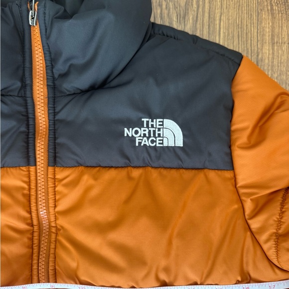 The North Face Women's Nuptse Puffer - Picture 6 of 6
